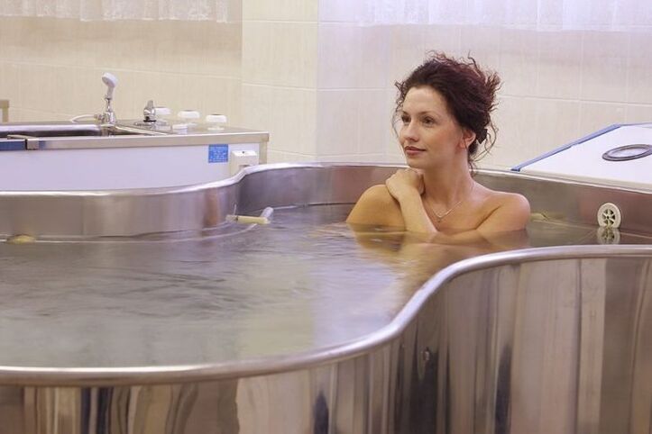 Therapeutic bath for knee arthritis